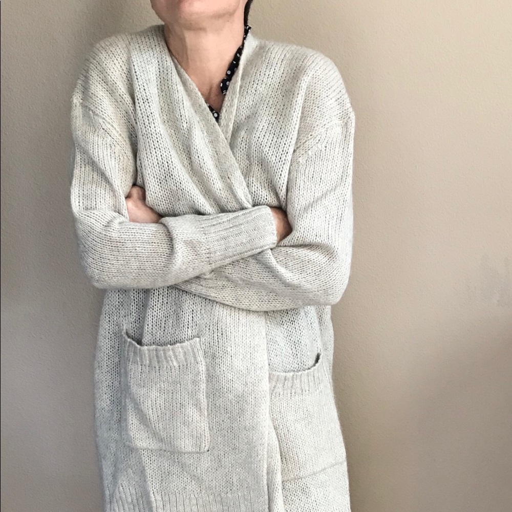 Aritzia Everholt Sweater Size Med
